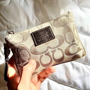 COACH⚡️Auth Signature Jacquard Poppy Wristlet